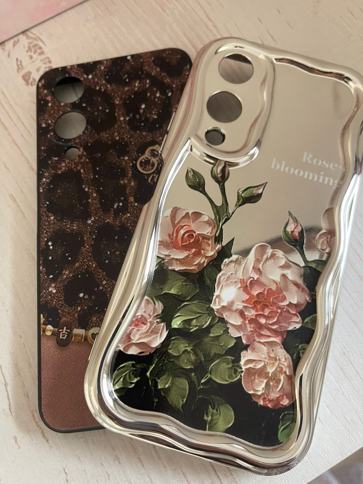 Продам новый чехол Самсунг а6