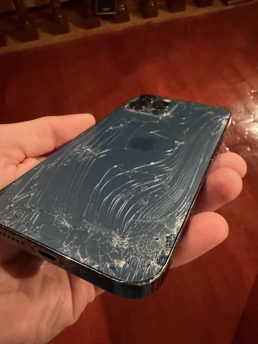 iPhone 12 Pro Max display spate spart