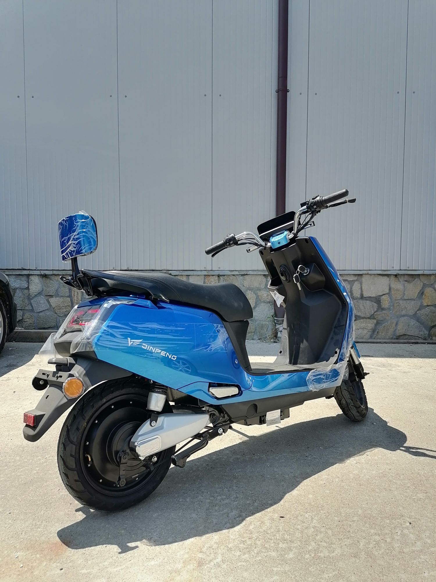 Електрически скутер син модел ZB-S-2000W мотор и