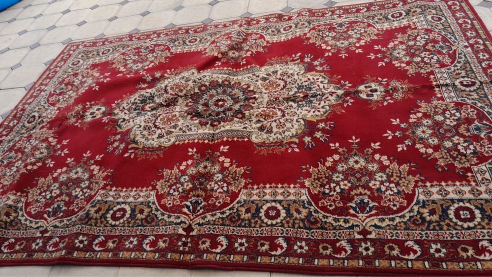 Ковры, (красная 25,000)(черно/корич. 15,000)