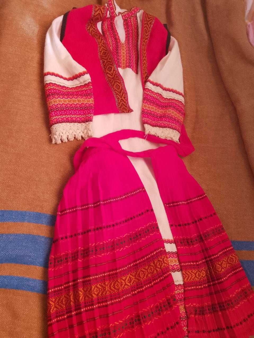 Стилизаирана народна носия