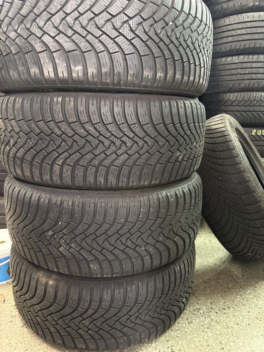 Зимйи гуми 215.50.17 4 бр Фалкен в добро състояние