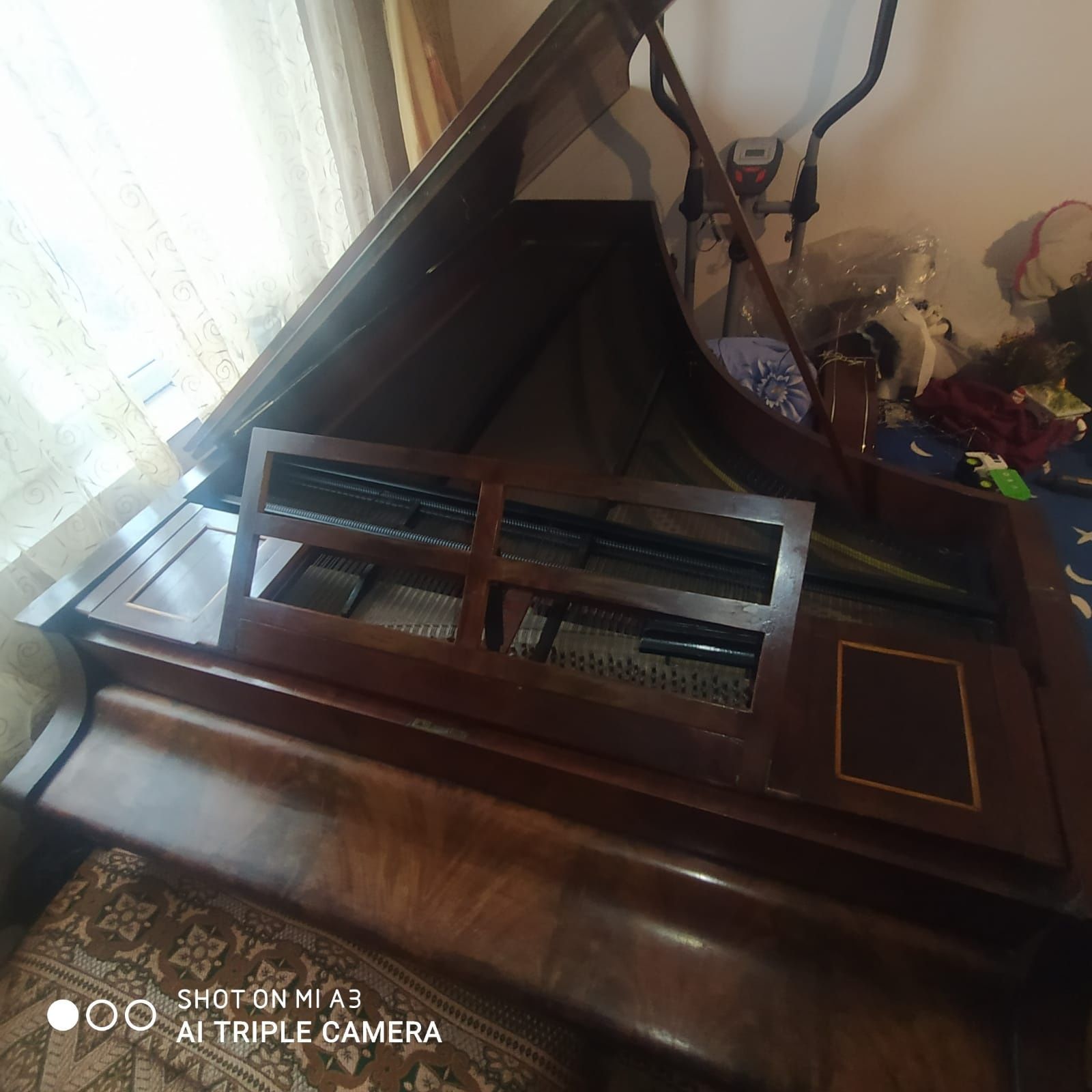 Vând pian A.Tomaschek vechi de peste 150 de ani