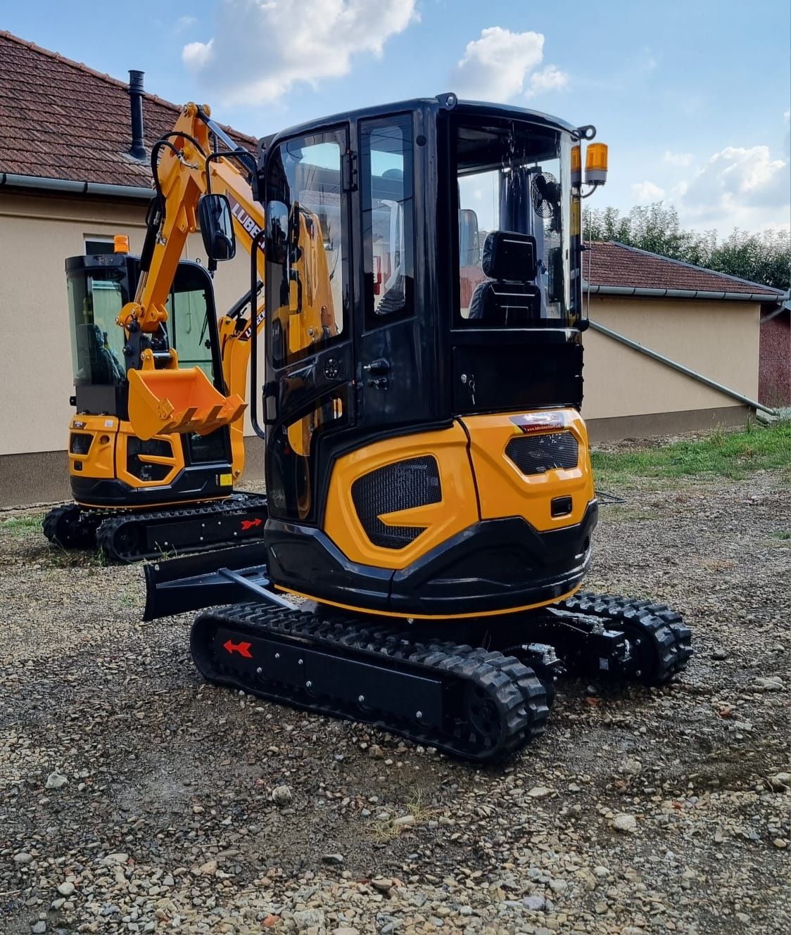 Excavator Lubeck W 240 Nou 2.4t Garantie 2 ani