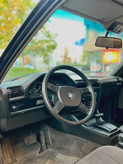 BMW 325 ix touring e30