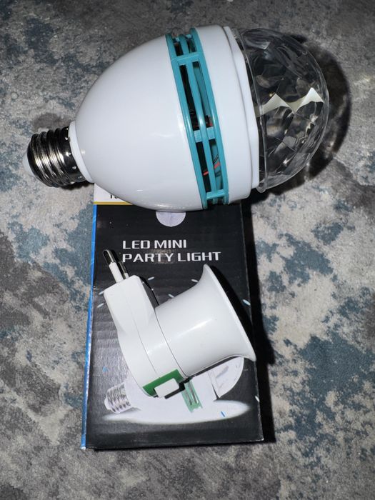 Lampa LED rotativa bec/priza-idee cadou
