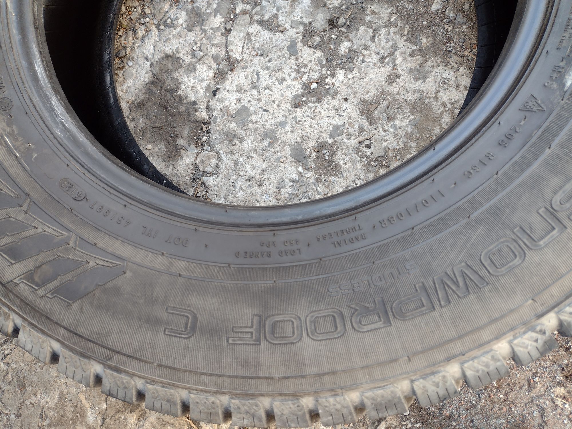 Зимни 4бр.205/80/16 С Нокиан нов дот