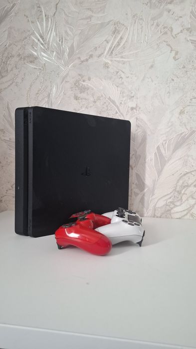 Продам PS4 Slim 1tb