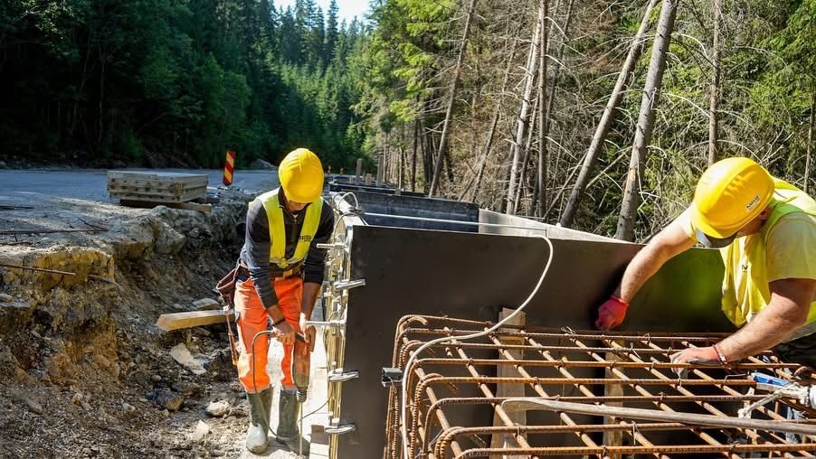 Constructii civile si industriale, case la rosu, interioare, renovari