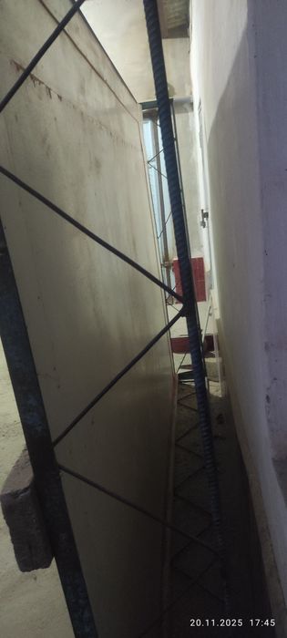 Темир кровать топчан сотилади, размери 3×2. Холати уртача