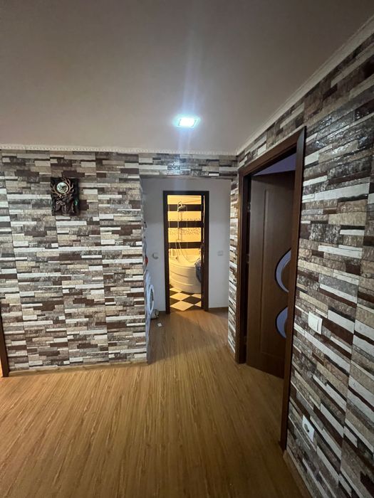 Vând apartament în Rovinari