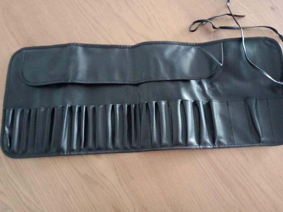 Husa scule sau pensule