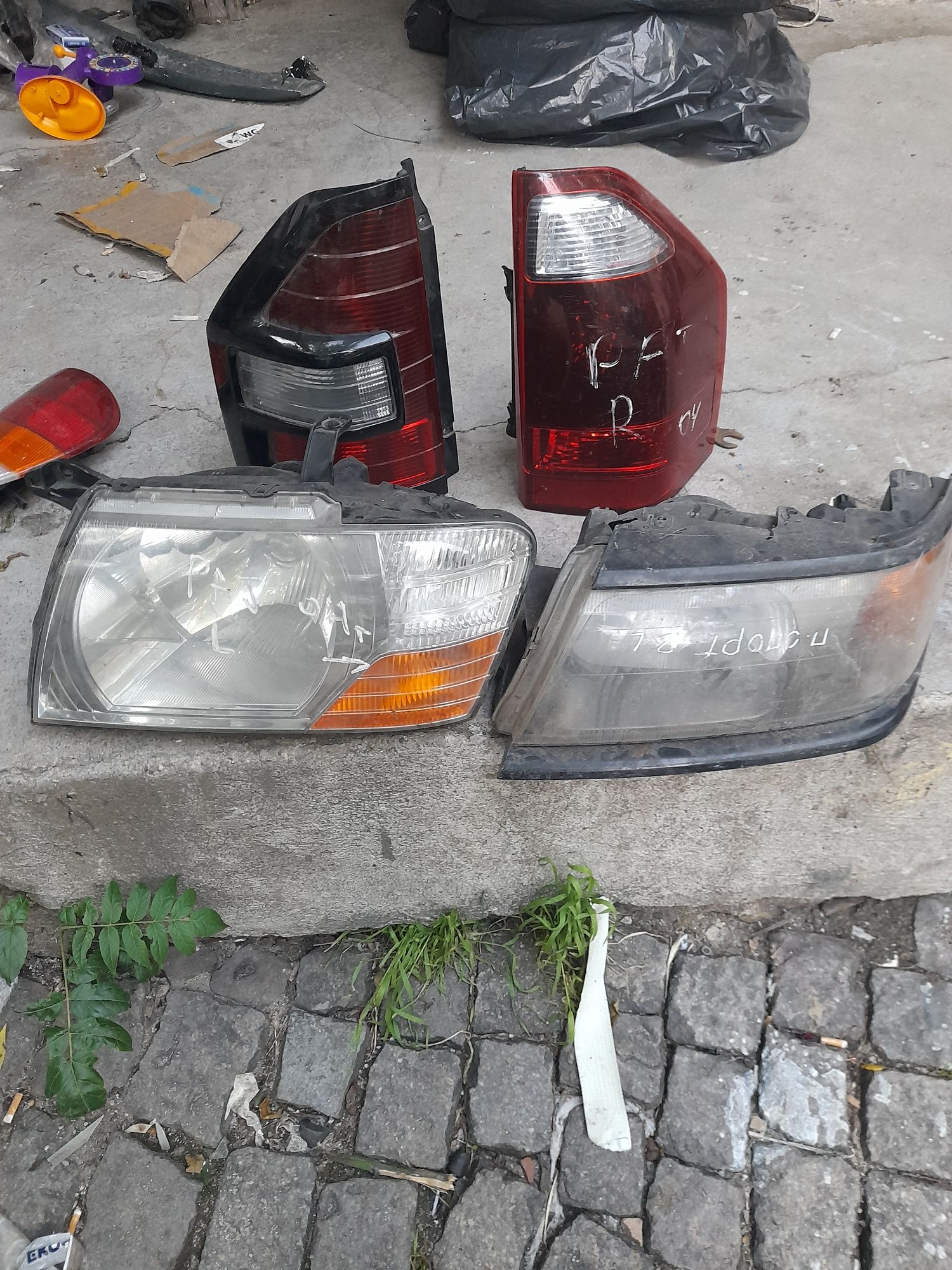 Фарове и стопове за Mitsubishi Pajero