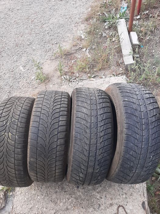 Продам шины 235/60/16 нокиа бриджистон