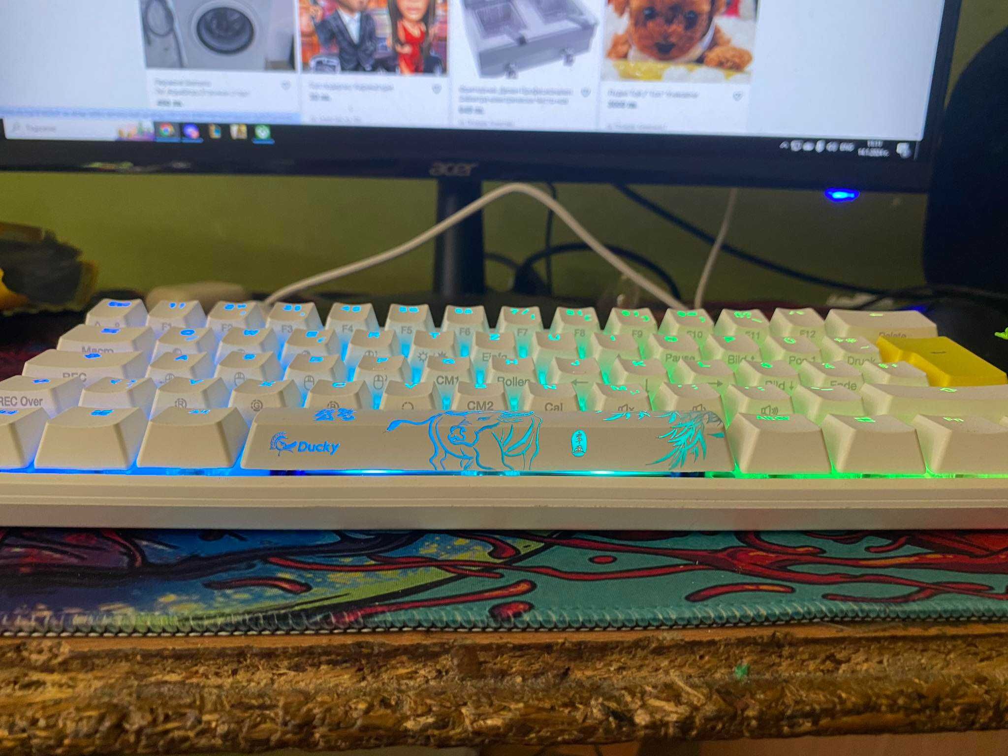 Ducky One 2 Mini! Cherry MX Blue Switches!Перфектна