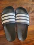 ȘLAPI ADIDAS negri cu dungi albe, mărimea 37