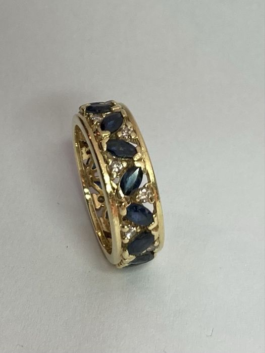 Inel aur 18kt.cu safire si diamante