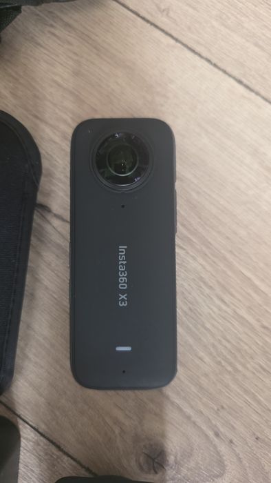 Камера Insta360 X3