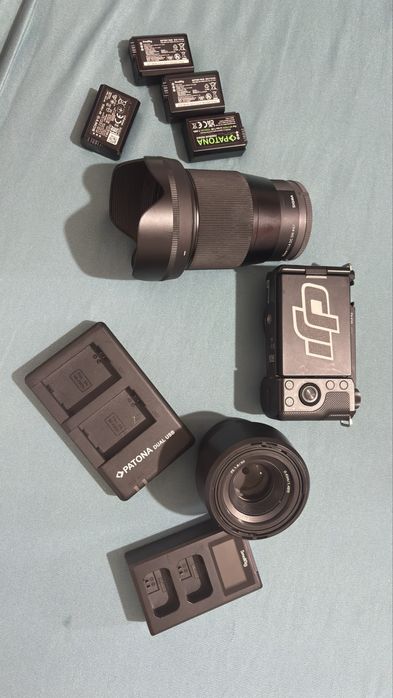 Kit sony zv e10; sigma 16mm f1.4; sony 50mm; 4 bateri+ incarcatoare