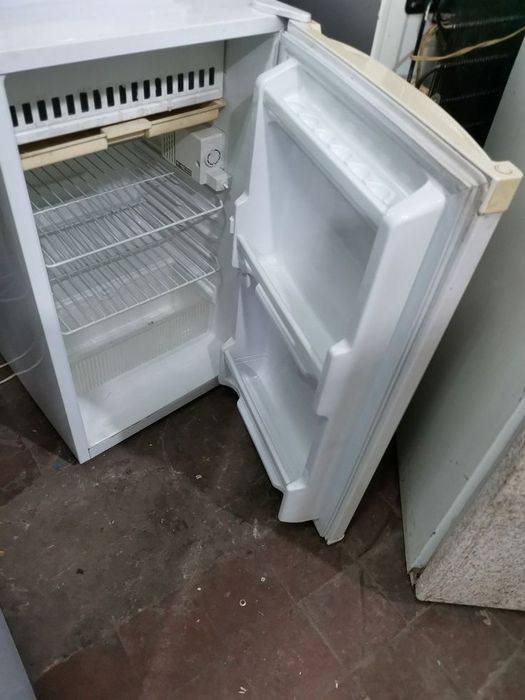 Отдам даром холодильник