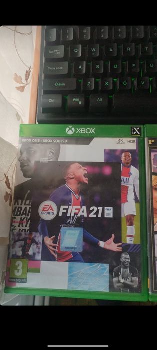 vând/schimb Xbox one s+jocuri