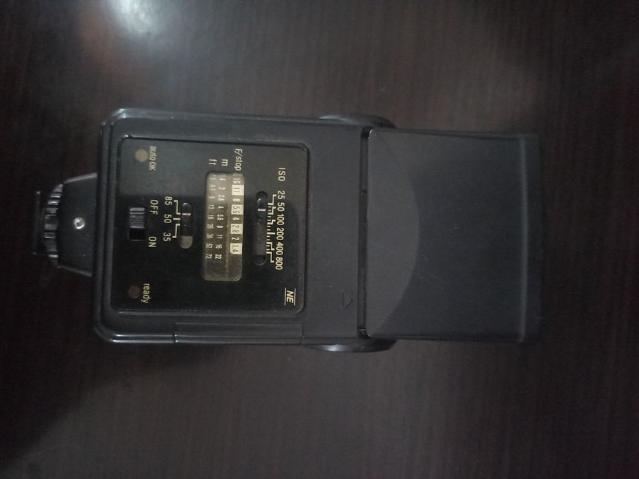 Продам фотовспышку