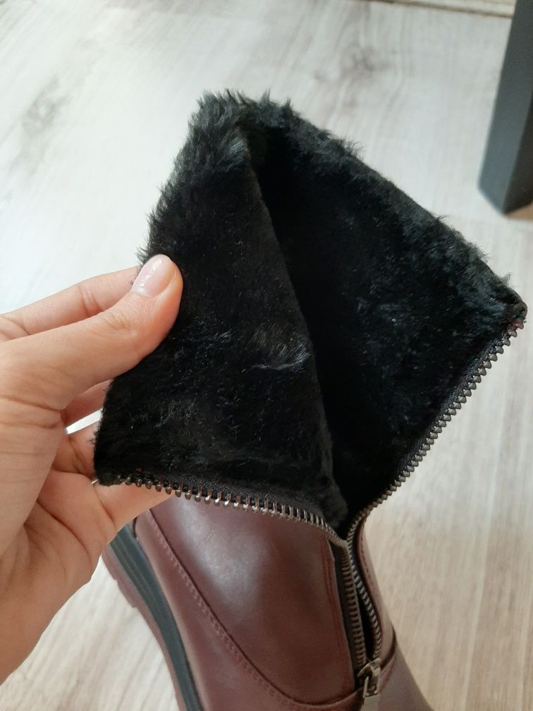 Нови червени боти с мека подплата