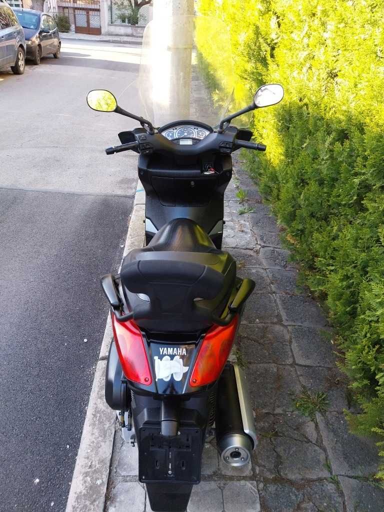 Yamaha x max 250