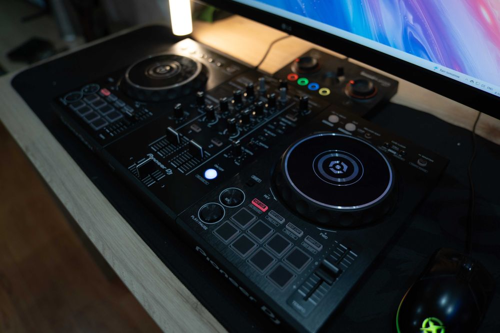 Pioneer DJ. DDJ-400