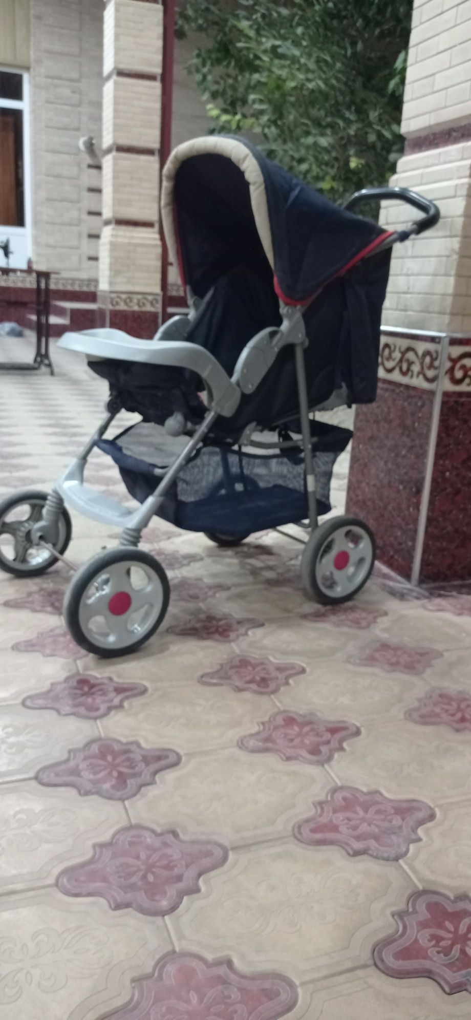 Коляска детская б/у состояние отличное