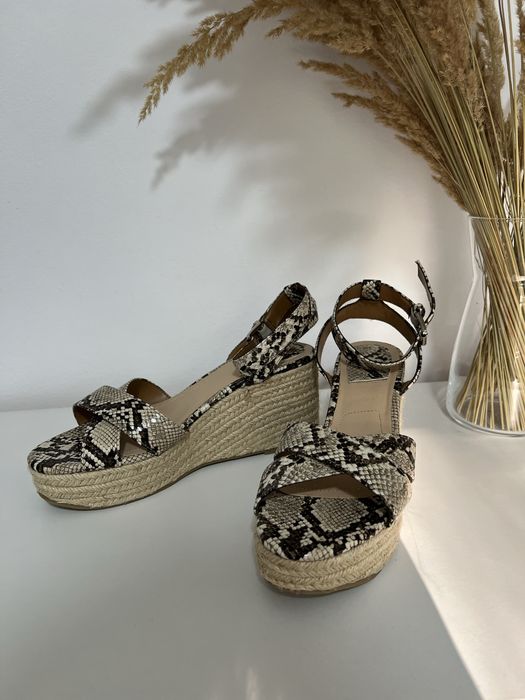 Sandale stradivarius marime 40