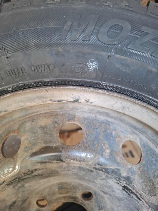 Продавам зимни гуми със джанти