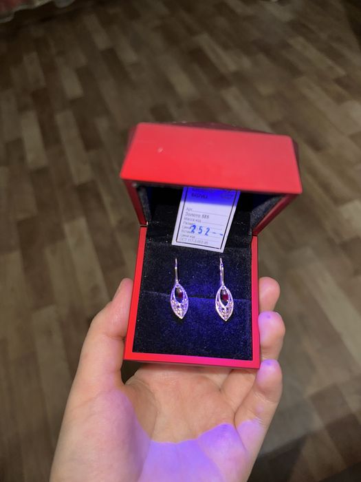 Золотые серьги 585