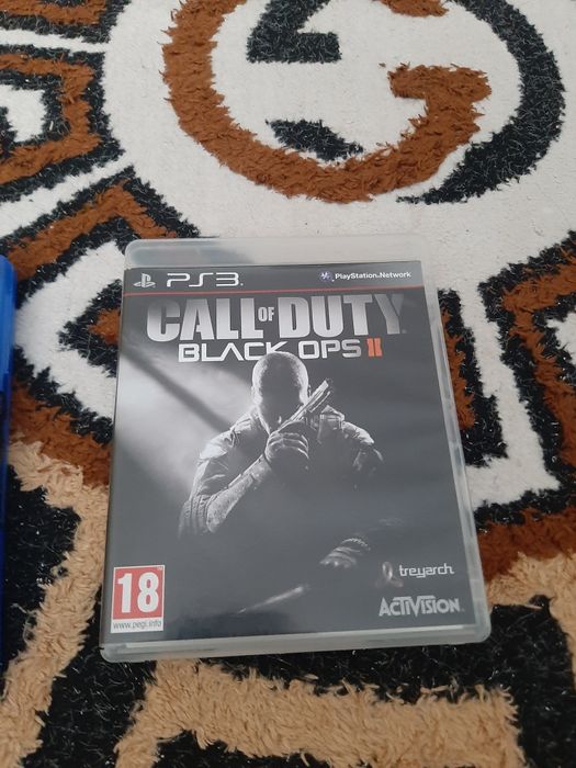 Vând jocuri,ps4 și ps3 și un controller PS4