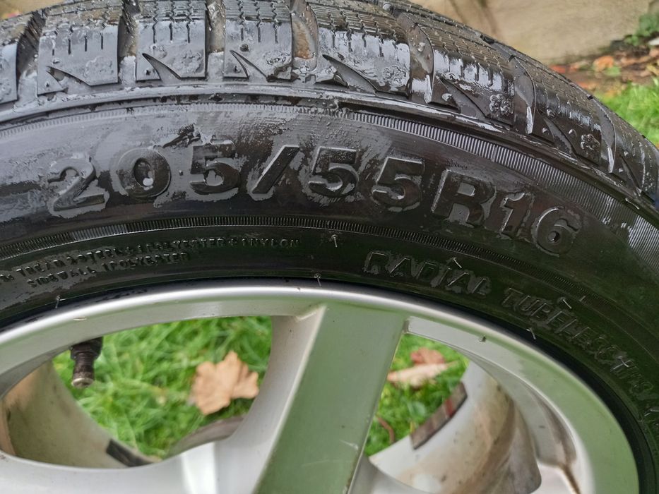 Vând jante BMW cu anvelope de iarnă