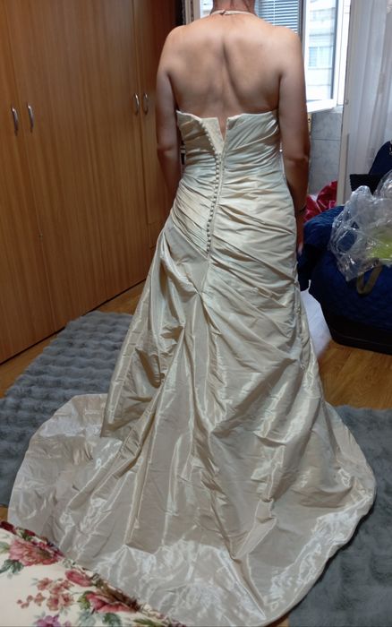 Rochie mireasa crem