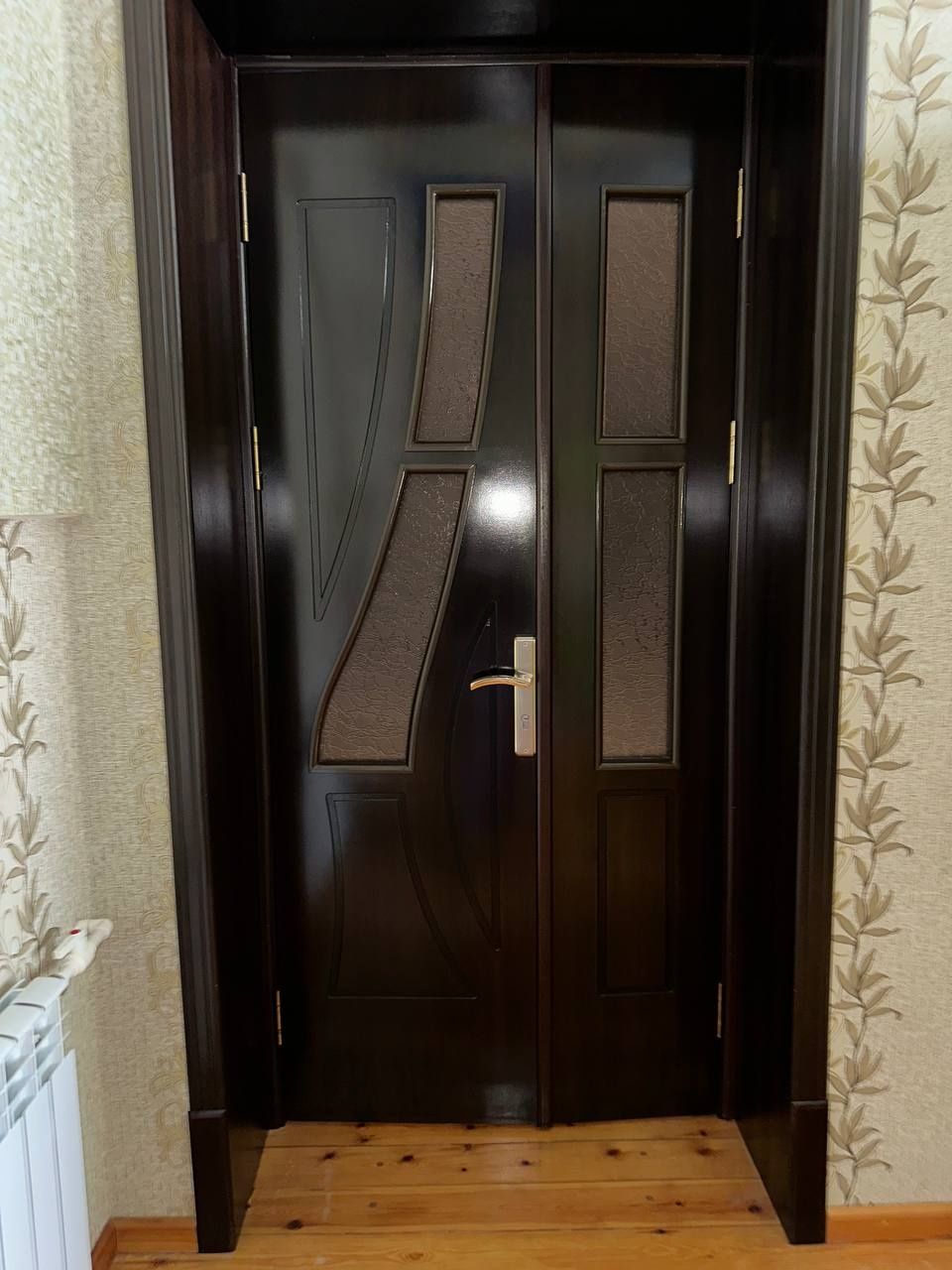 3 одинаковые двери
