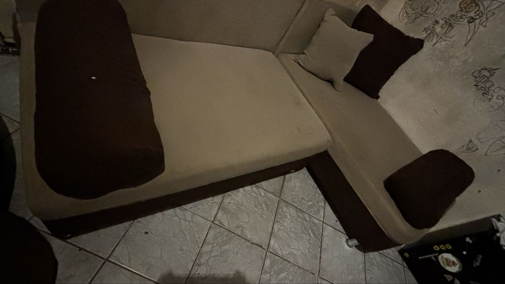 Ъглов холов диван