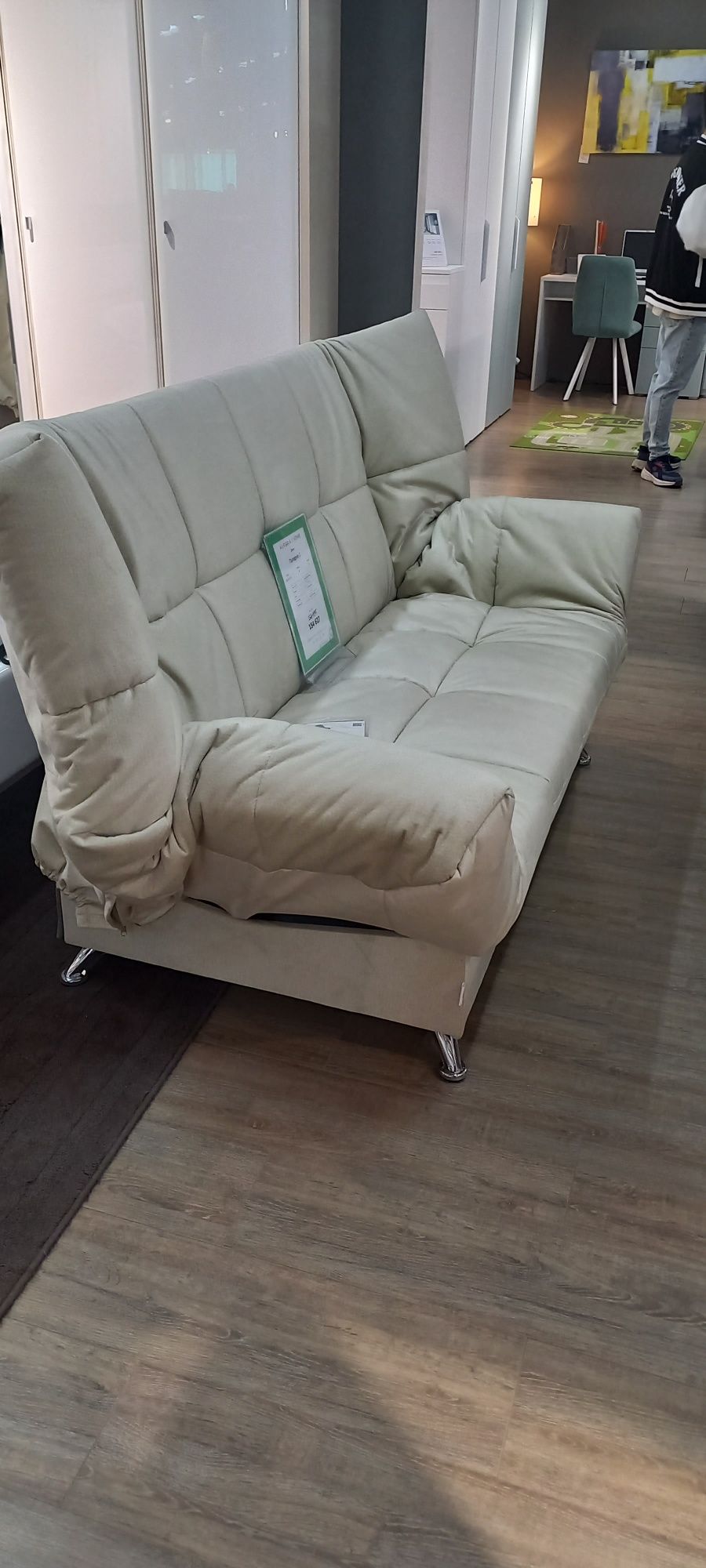 Продам новый диван