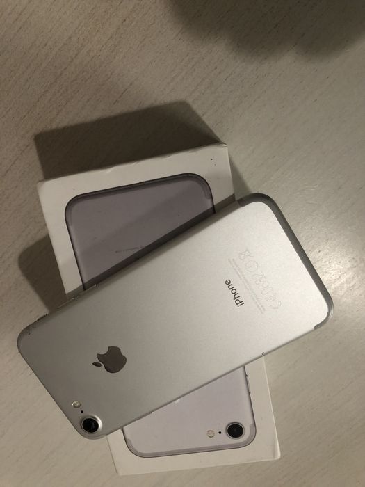 Iphone 7-безупречно работещ