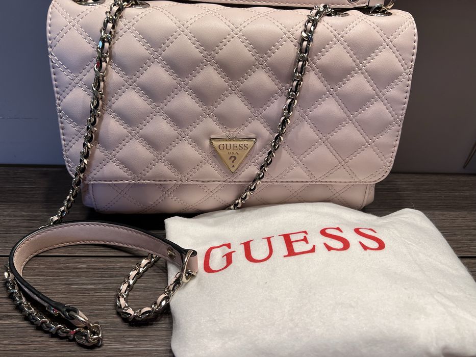 Дамска чанта Guess