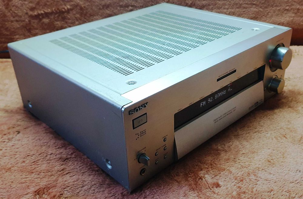 Sony STR-DB925QS amplituner 2X100W pe 8 Ohm sau 5X100W pe 8 Ohm