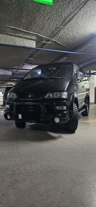 Mitsubishi Delica L400