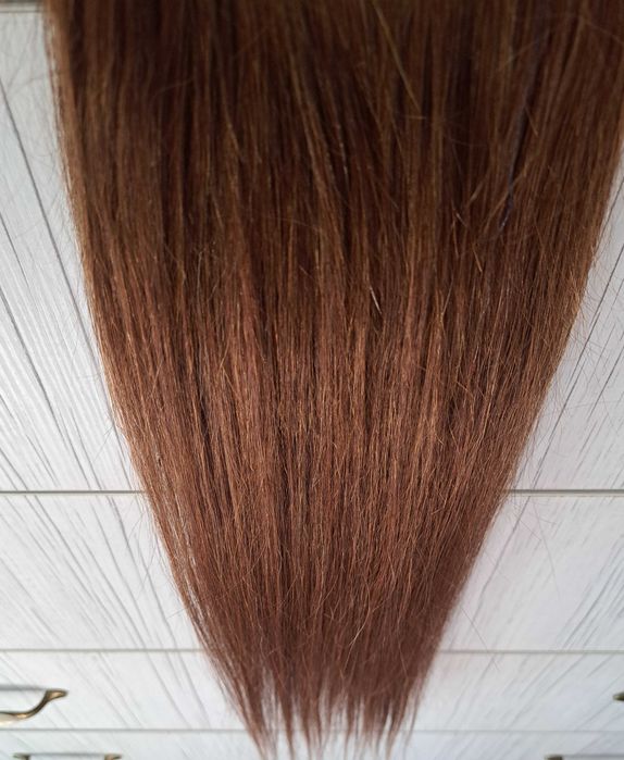 Естествена  кестенява коса.