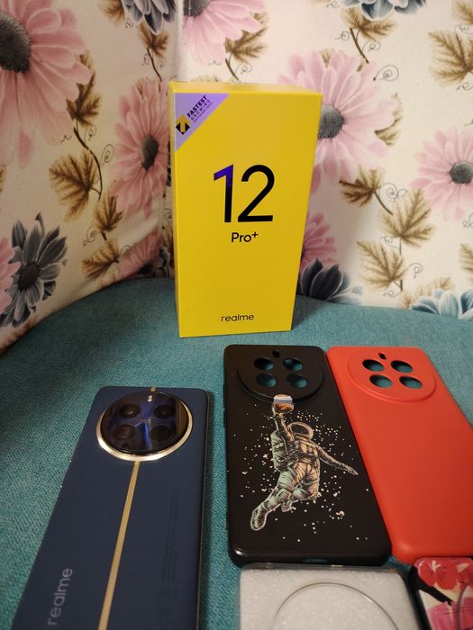 Telefon Realme 12 PRO Plus.