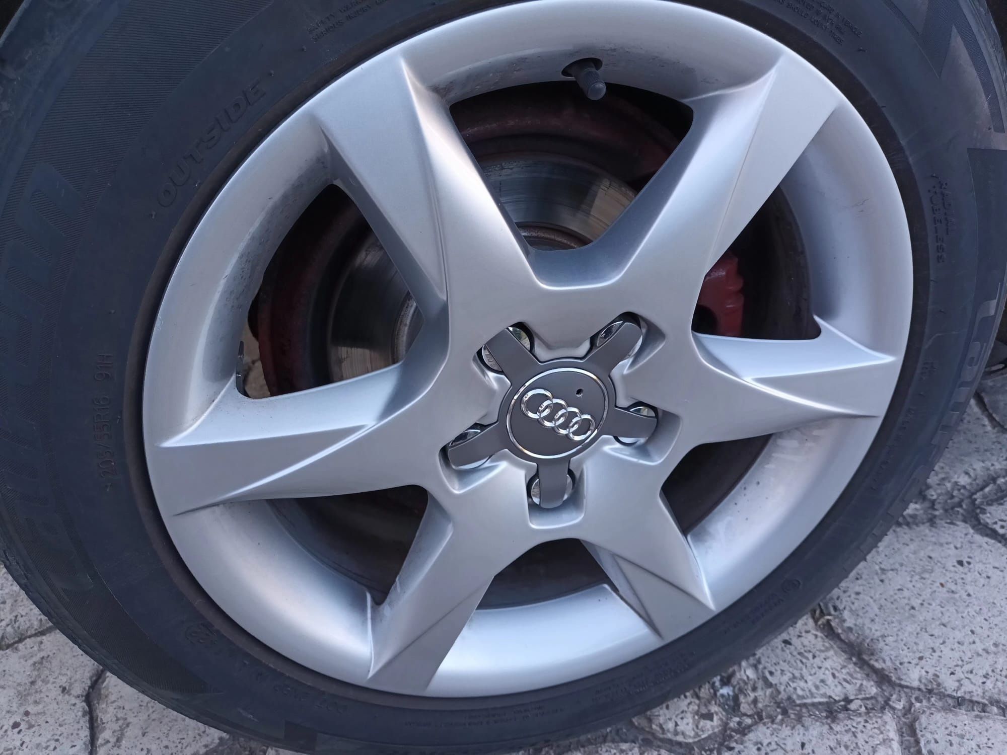 Jante aliaj pe 16 pt Audi cu anvelope de vara