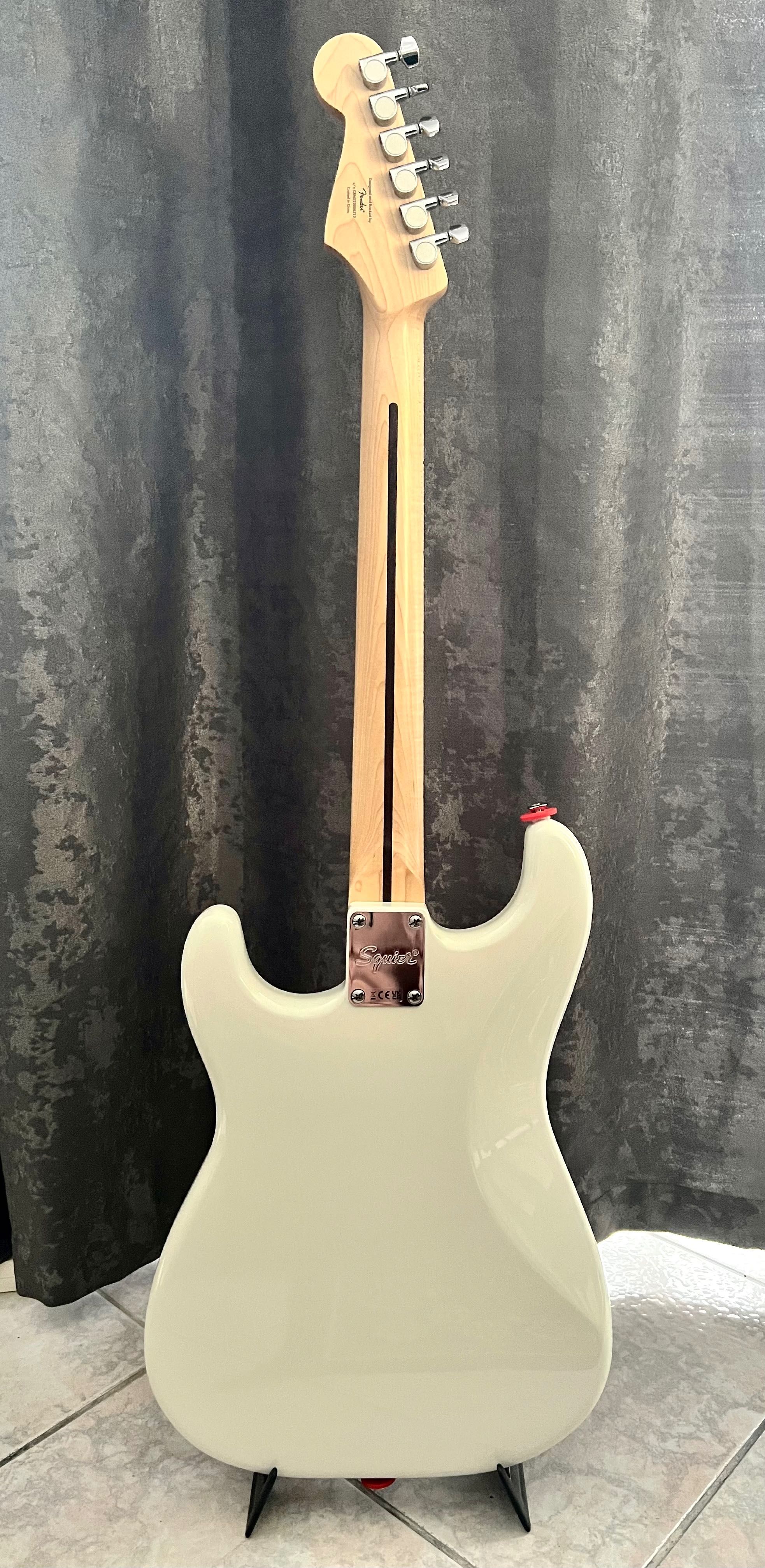 Fender Squier Sonic Stratocaster, Arctic White + Gigbag