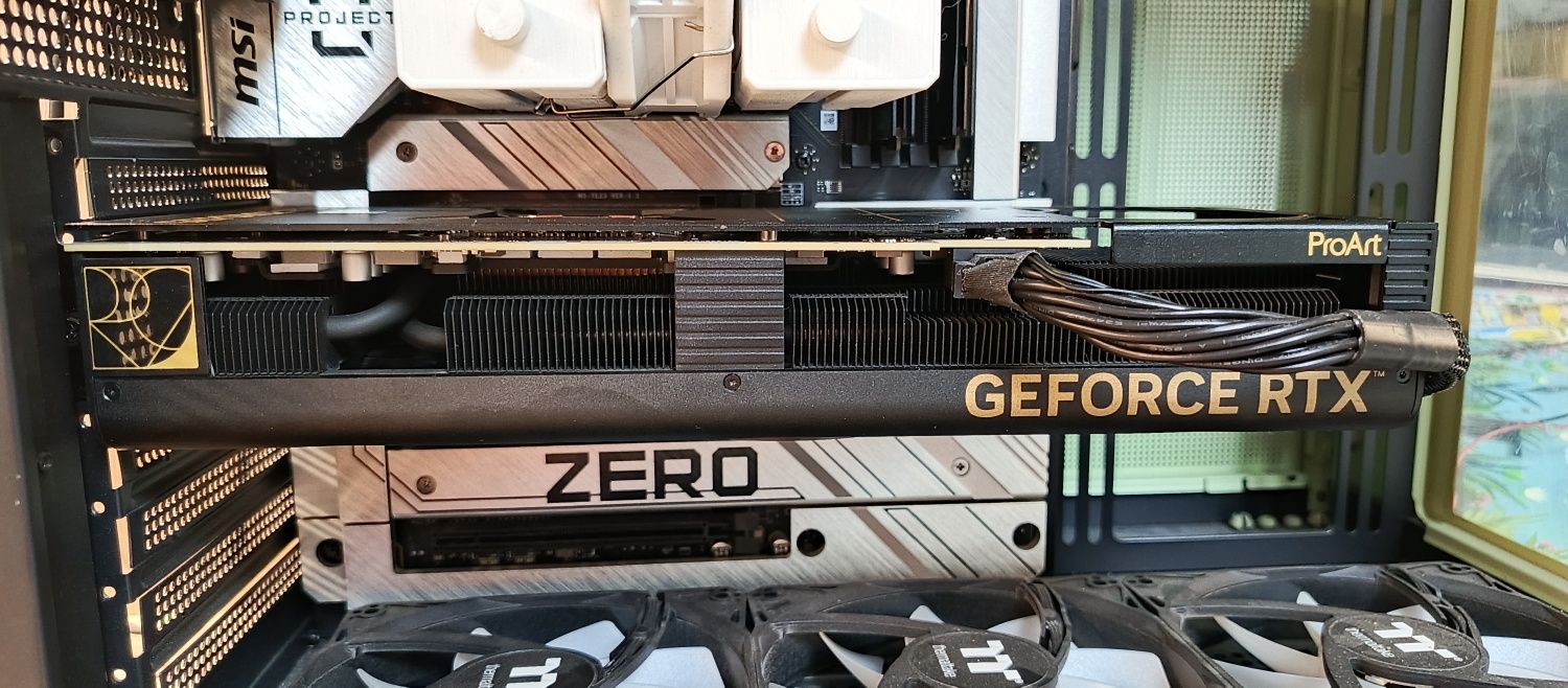Продам видеокарту Asus ProArt GeForce RTX 4070Ti SUPER 16GB OC edition