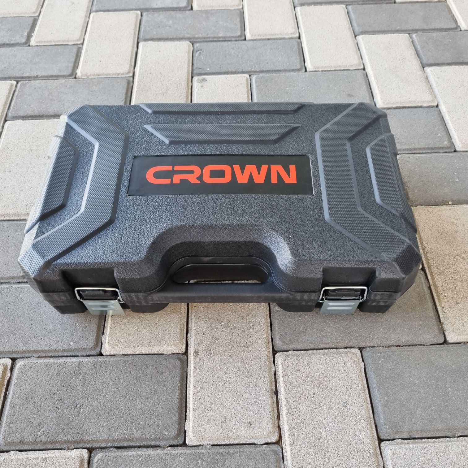 Продам новый перфоратор Crown