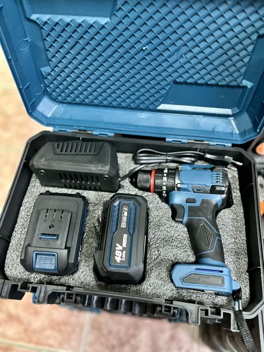 Аккумуляторный шуруповерт, шуруповерт на батарейках.